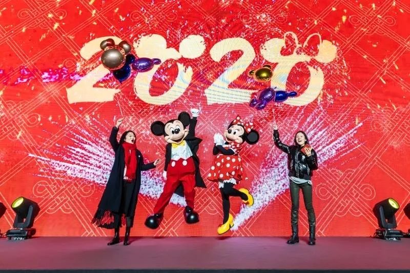 跨年盛典活動，米奇米妮和你一起全心啟航，還有快閃店活動傳遞獨“嘉”祝福