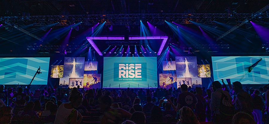 年會(huì)策劃的舞美設(shè)計(jì)有種UPUPUP的力量感 - 第10張 - 會(huì)展活動(dòng)策劃CCASY.COM 年會(huì)策劃的舞美設(shè)計(jì)有種UPUPUP的力量感 - 第10張