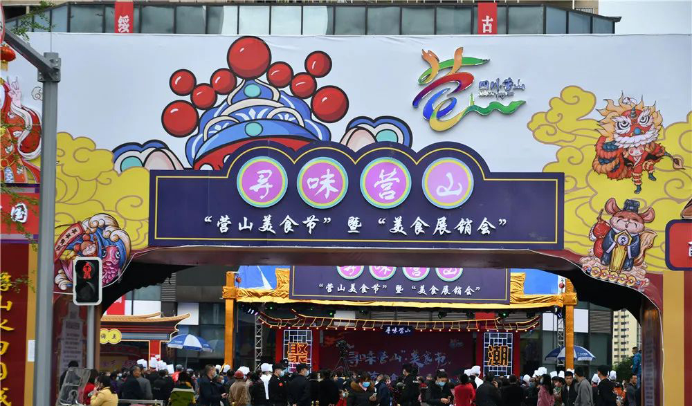 美食節(jié)活動(dòng)開始了，策劃的一個(gè)個(gè)美食攤位簡直就是吃貨們的愛