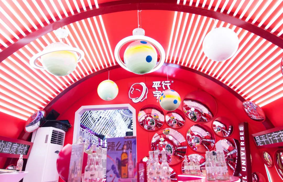 巨型瓶快閃店活動策劃自帶氣場，顏值到口味都秒“鯊”你心