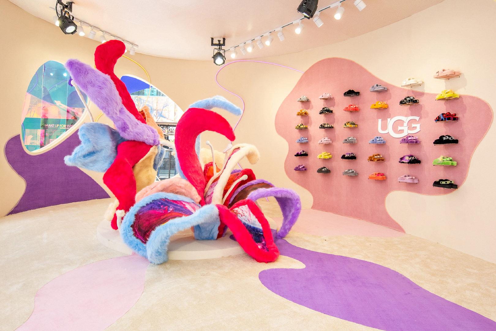 UGG「縱茸里」春日快閃店活動(dòng)策劃以無(wú)界之花展示了三個(gè)怒放空間