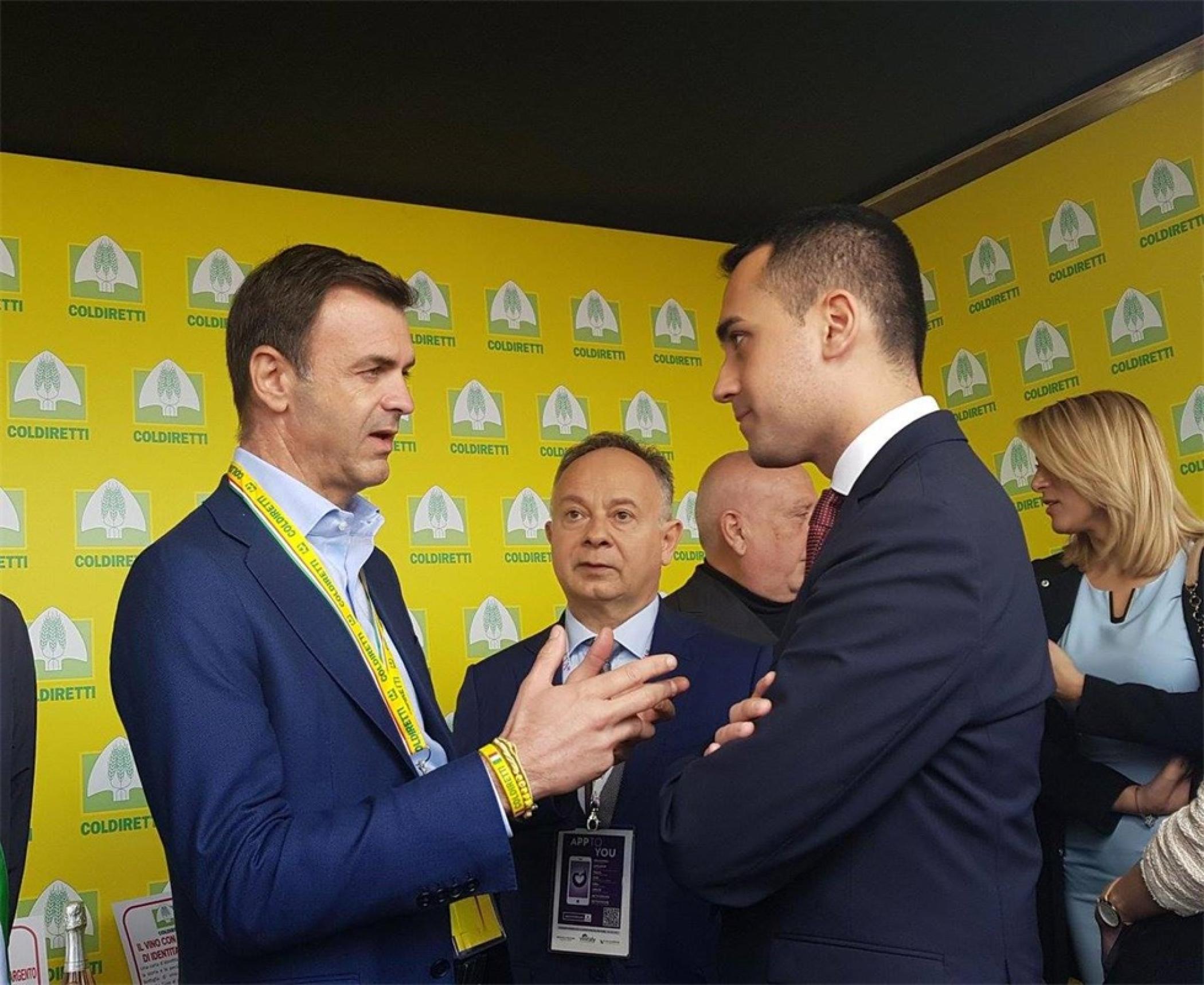 國際葡萄酒與烈酒展覽活動策劃上的土壤玻璃杯裝置現(xiàn)場吸睛無數(shù) - 第13張 - 會展活動策劃CCASY.COM 國際葡萄酒與烈酒展覽活動策劃上的土壤玻璃杯裝置現(xiàn)場吸睛無數(shù) - 第13張