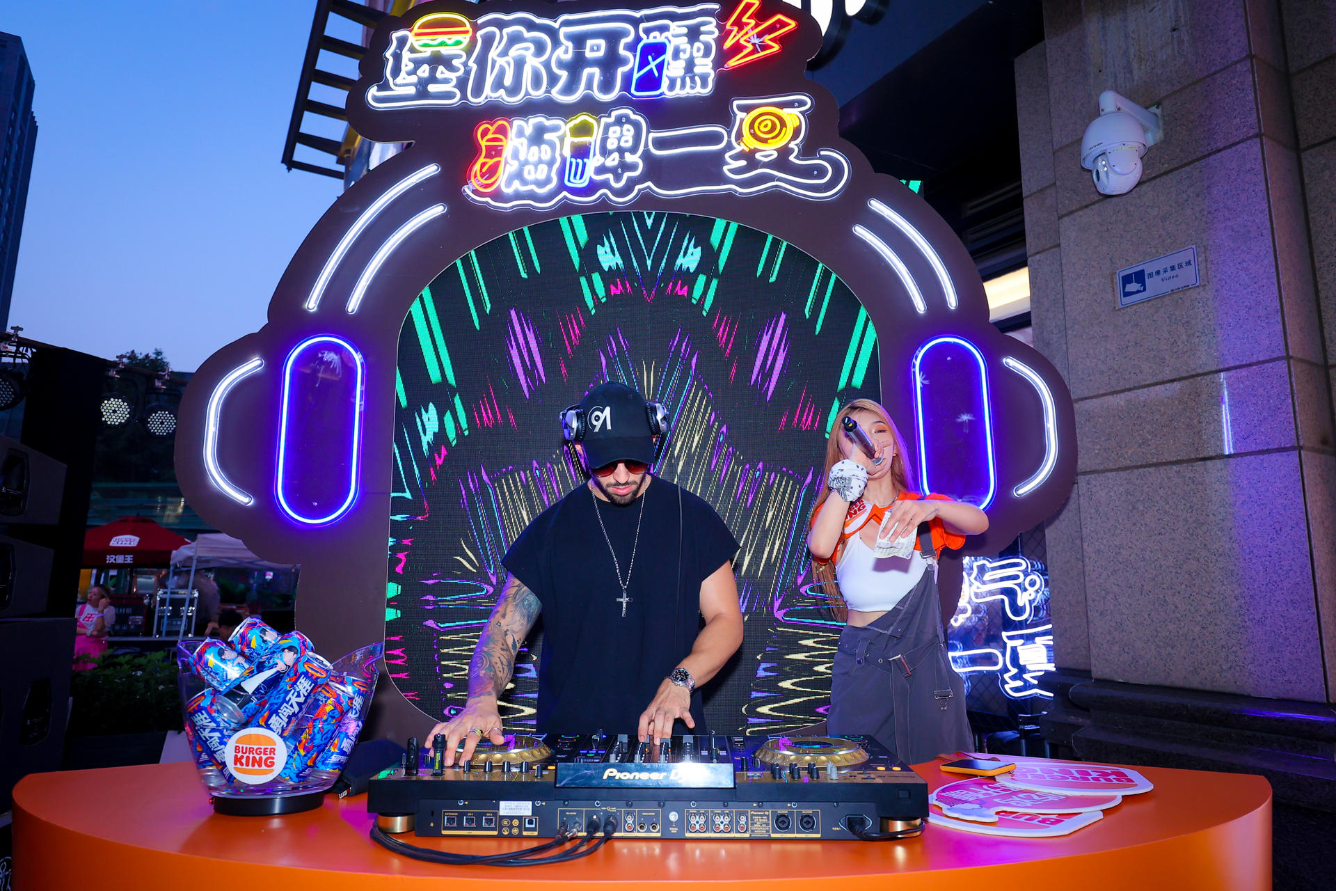 漢堡王X雪花勇闖天涯super嗨啤音樂派對活動策劃嗨爆整條gai - 第24張 - 會展活動策劃CCASY.COM 漢堡王X雪花勇闖天涯super嗨啤音樂派對活動策劃嗨爆整條gai - 第24張