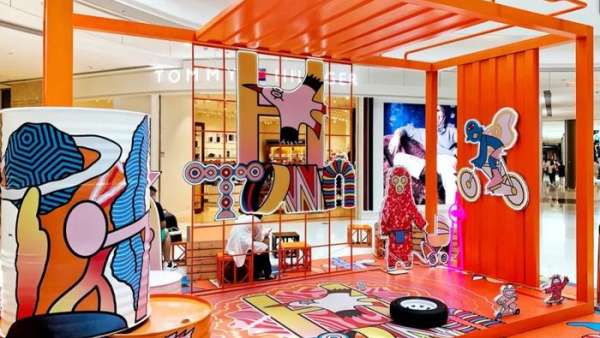 周年慶的商場美陳都被“染橙了”，LēLéLêLè！