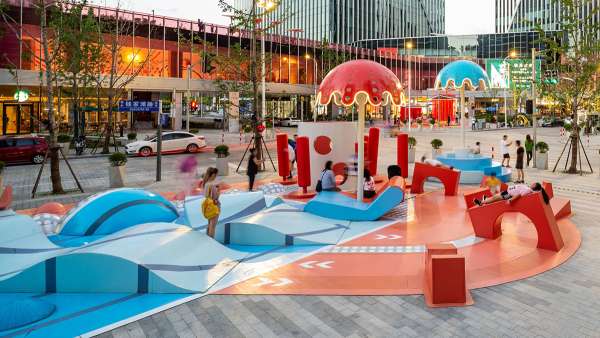 給游客帶來(lái)更多娛樂(lè)和社交互動(dòng)的商場(chǎng)美陳設(shè)計(jì)竟這么富有創(chuàng)造性