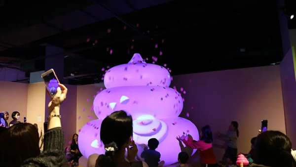 對，你沒聽錯！一個以便便為主角的主題展覽駕到魔都，這波操作贊?。? width=