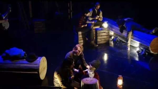 幾尺見方的舞臺(tái)也能這么玩出創(chuàng)意花樣的舞美設(shè)計(jì)