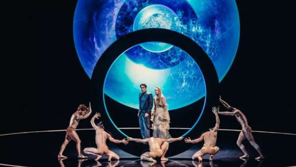 成就一部偉大歌劇的，還有讓人驚嘆的舞美設(shè)計(jì)