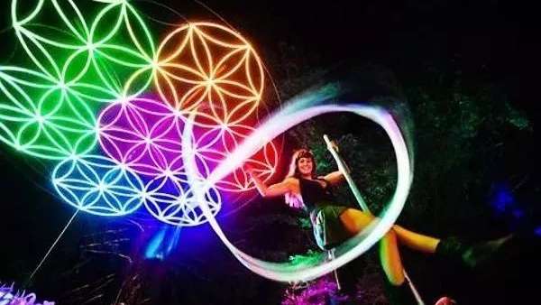 年底主題燈光節(jié)不夠賞析？瞅瞅這些燈光藝術(shù)裝置吧，眼前一亮是真的