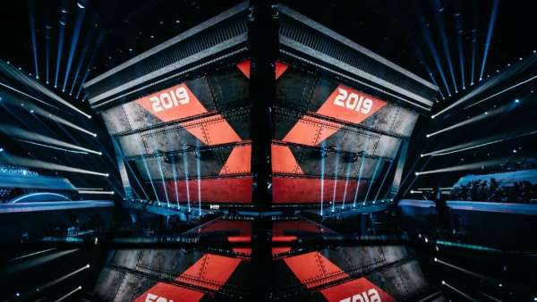 舞美設(shè)計(jì)得好給整場表演帶來了無限魅力，360度無死角啊