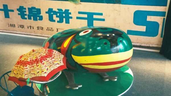 80'年代的復古快閃店滿滿的都是國際范兒｜國潮范這么閃