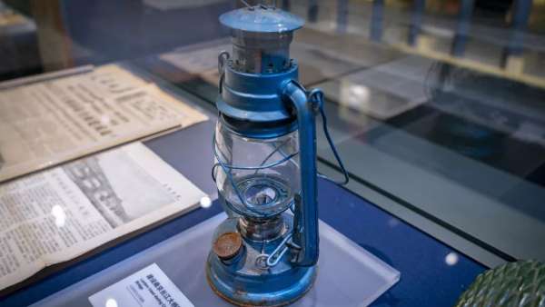 60多年的發(fā)展歷程和輝煌業(yè)績在這個橋梁主題展覽里全體現(xiàn)了