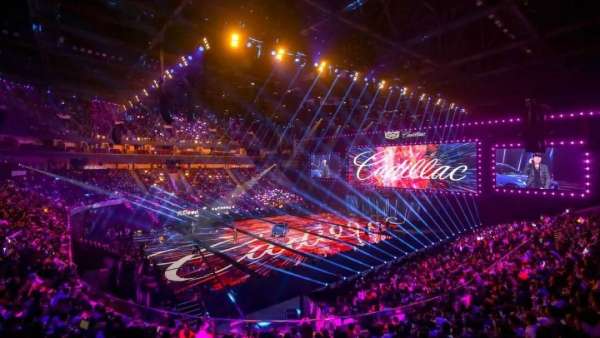 星光璀璨的發(fā)布會(huì)現(xiàn)場，以膽識(shí)成就人生的風(fēng)范｜態(tài)度有腔調(diào)