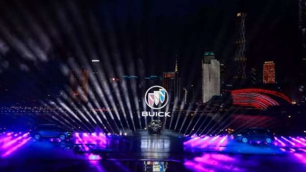 智·行千里，時(shí)代精神時(shí)代車(chē)發(fā)布會(huì)綻放著“別”樣光芒