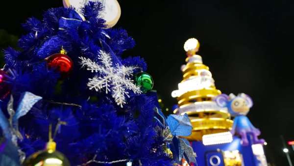 百架無人機助陣圣誕商場美陳亮燈儀式，星光熠熠