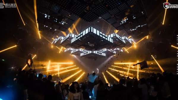 這場試音盛典不輸音樂節(jié)，打破冬日的寧靜直至旭日東升