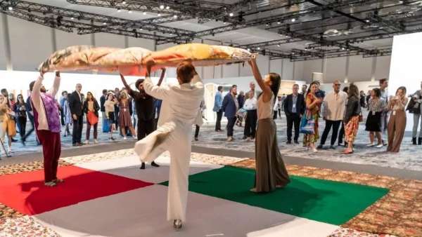 邁阿密巴塞爾主題藝術(shù)展覽亮點(diǎn)多多，聽(tīng)聽(tīng)展會(huì)內(nèi)外的藝術(shù)聲音