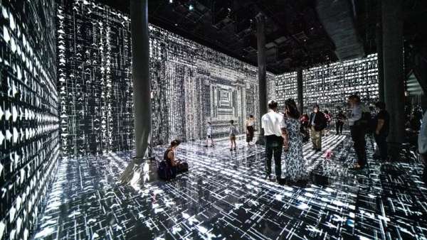 機(jī)器幻覺主題展覽，一場沉浸式的數(shù)字藝術(shù)展覽亮相了