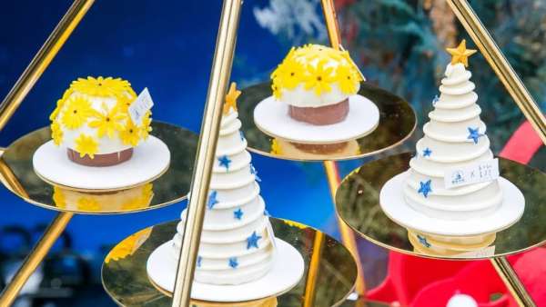 快閃活動策劃打造成一棵星空甜品的圣誕樹，簡直就是甜蜜暴擊嘛