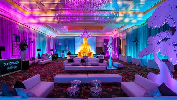 在行業(yè)大會(huì)活動(dòng)現(xiàn)場(chǎng)策劃一個(gè)“禪吧”，東方的佛教文化給予了策劃靈感