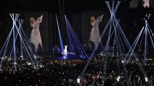 多媒體秀活動的舞美設(shè)計能量大爆發(fā)啊，整個策劃效果體驗感真足