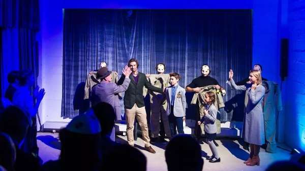 這款新車的發(fā)布活動以沉浸式劇院表演的形式進行，效果太棒了