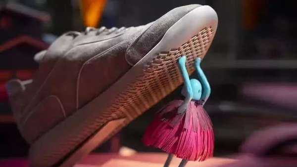 櫥窗的活動(dòng)策劃也是一場(chǎng)小型舞臺(tái)劇，精致而時(shí)尚