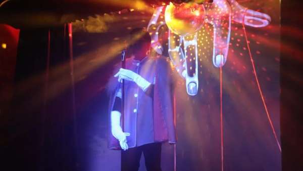 火爆的沉浸式戲劇活動策劃從劇情、道具到音樂燈光，謹(jǐn)慎而講究