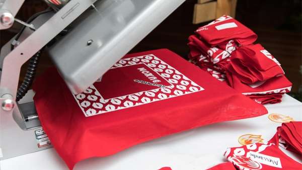 派對活動策劃要熠熠生輝，那就帶他們參加豪華野營吧