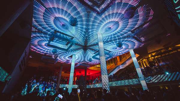 綜合光和聲音的周年慶典活動，策劃創(chuàng)意基于四個主要元素