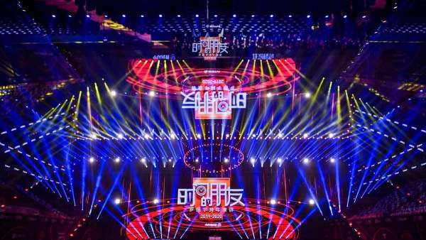 跨年演講活動策劃的是知識文化盛宴，打卡的是外場的時間美陳