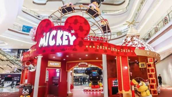 米奇坐坐策劃了3M巨型童話城堡快閃店活動，和家族全明星亮相