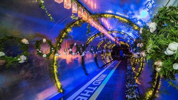 火車站主題活動(dòng)已不工業(yè)風(fēng)，取而代之的是夢(mèng)幻與詩意般的浪漫情懷