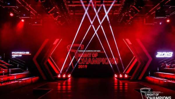 卡雷拉杯收官晚會(huì)活動(dòng)現(xiàn)場(chǎng)驚現(xiàn)一隊(duì)暴風(fēng)兵，共同見證榮耀加冕