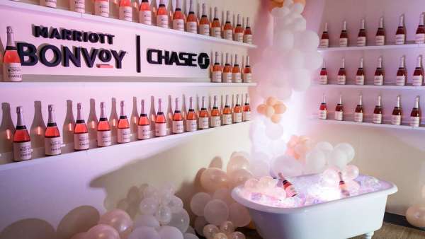 珊瑚色的派對(duì)活動(dòng)策劃逆天了，綠洲風(fēng)格裝飾的格調(diào)更高