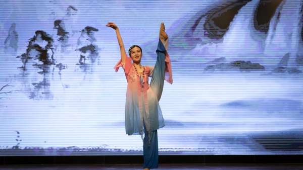 向未來共奮進(jìn)，這樣的年會活動策劃博物館特色更出彩