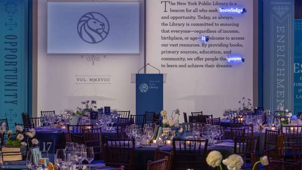 用書做設(shè)計元素的晚會活動策劃打破刻板常規(guī)，驚艷了全場