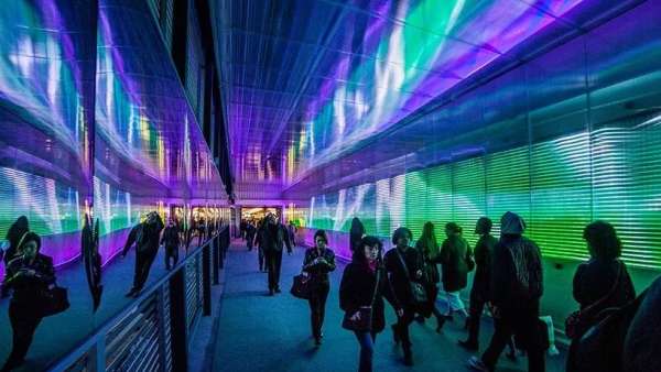 來(lái)場(chǎng)燈光秀會(huì)展活動(dòng)，穿越2012去欣賞一件感官藝術(shù)作品