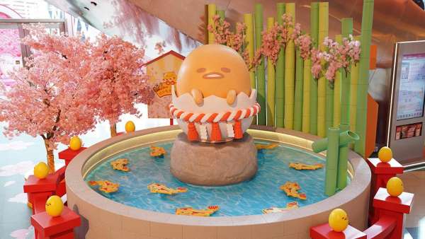 蛋黃君這身新春展覽活動裝飾喜慶極了，10英尺高巨型充氣模型齊添福