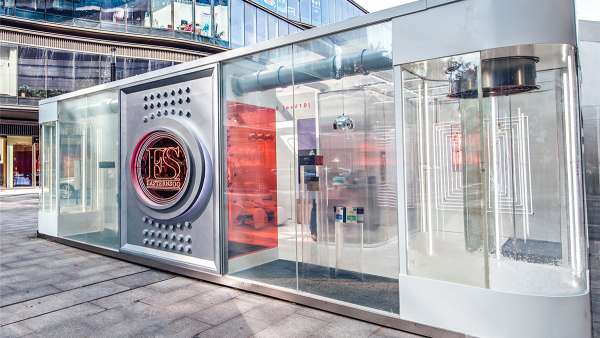 Easternsoo快閃店活動以一個未來感的容器體現(xiàn)了一個生態(tài)系統(tǒng)