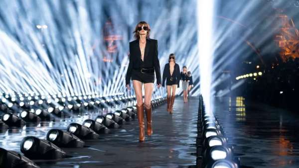 2020年的這幾場秀場活動的舞美視覺設(shè)計(jì)驚艷了眼球