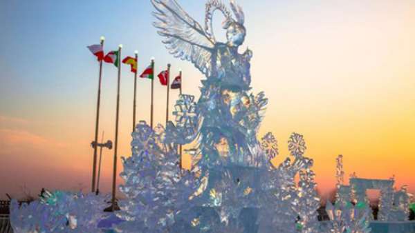 冬天就要去看這樣一場冰雕展覽活動，體驗現(xiàn)實版的“冰雪奇緣”