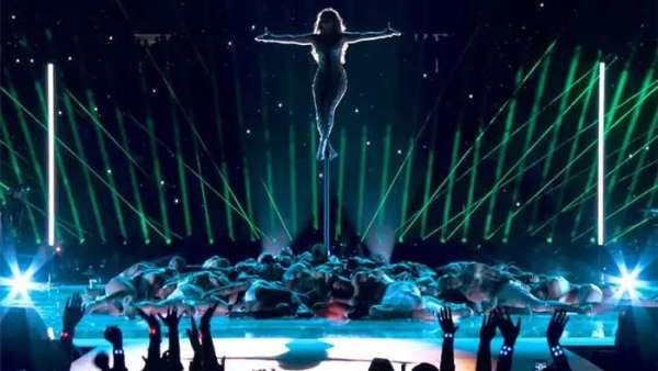 2020超級碗活動的中場秀表演舞臺的設(shè)計備受全世界矚目