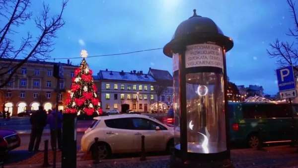 西班牙的這家氣泡酒在市街頭的這個(gè)快閃店活動(dòng)竟然還會(huì)魔法，神奇