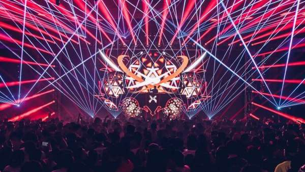 音樂盛典活動的舞美設(shè)計和燈光帶來的視聽盛宴直擊內(nèi)心深處