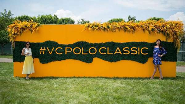 紐約市最熱門的社交活動(dòng)當(dāng)屬凱歌這場奢侈的馬球經(jīng)典盛會(huì)了