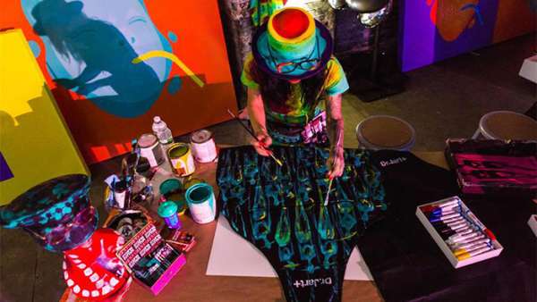 面膜發(fā)布會(huì)活動(dòng)現(xiàn)場(chǎng)能玩出啥新花樣，這家就辦了一場(chǎng)迪斯科派對(duì)活動(dòng)