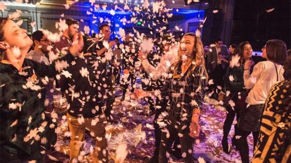 舊金山一場“不可能”預(yù)算的員工派對活動(dòng)呈現(xiàn)了經(jīng)典的冬季風(fēng)格