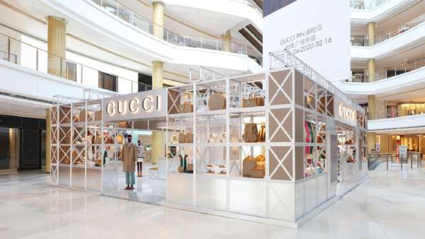 TA用快閃店活動(dòng)的形式，并結(jié)合沉浸式數(shù)字互動(dòng)打造了全新購物體驗(yàn)