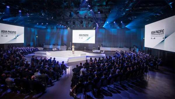 視頻映射技術(shù)在這次的經(jīng)銷商大會(huì)活動(dòng)策劃上大展身手光芒萬丈